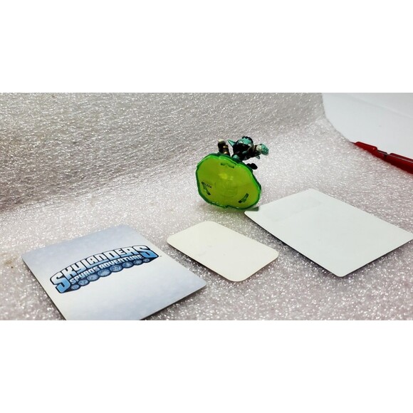 Skylander Spyro's Adventure Stealth Elf Figure With Card & Sticker - Picture 2 of 11